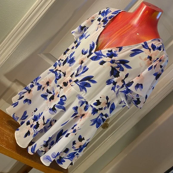 Torrid Ruffled White and Blue Blouse with Peter Pan Collar - Picture 4 of 10